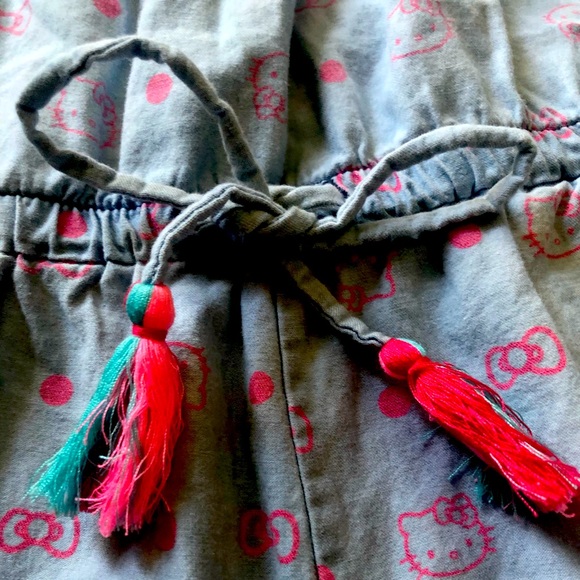 Slightly used Hello Kitty Jumper - Picture 3 of 6